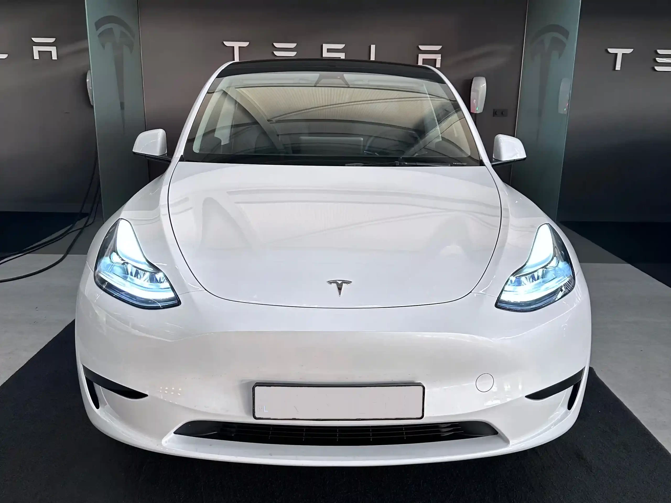 Tesla Model Y 2023 ، بهترین خودروهای الکتریکی چین در سال 2023